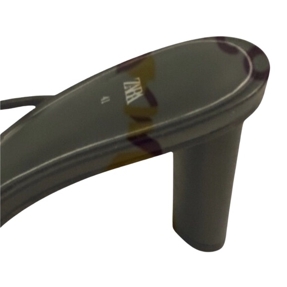 Stunning Zara Black Vinyl Strappy Heel - Size EU 41 / US 10 - Picture 2 of 3